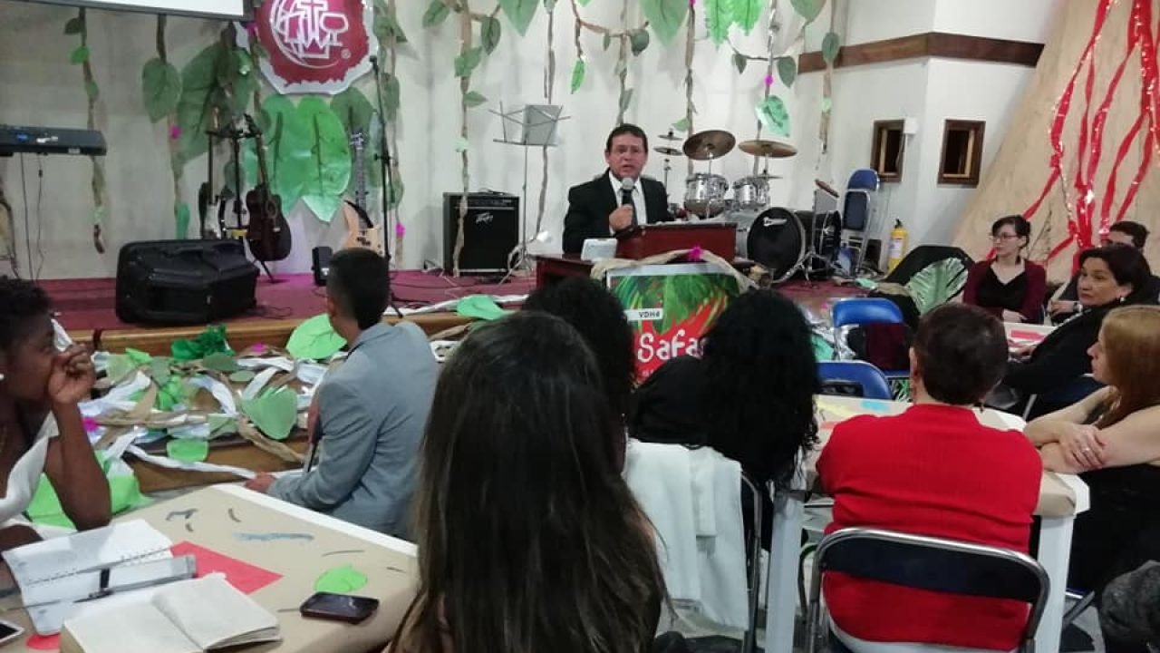 41737761_898633877002071_7859961319011647488_n