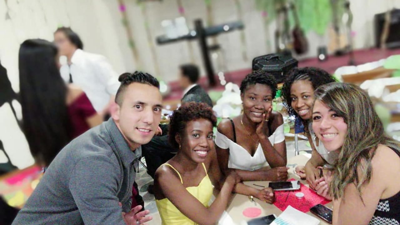 41752255_898630650335727_8772657704956067840_n