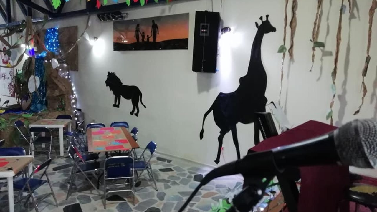 41762049_898635290335263_6178954120569815040_n